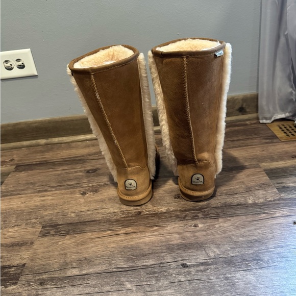 BearPaw Cream and Tan Shearling Boots - Picture 4 of 8